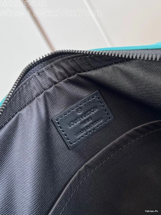 LOUIS MESSENGER TRIO VUITTON 0309